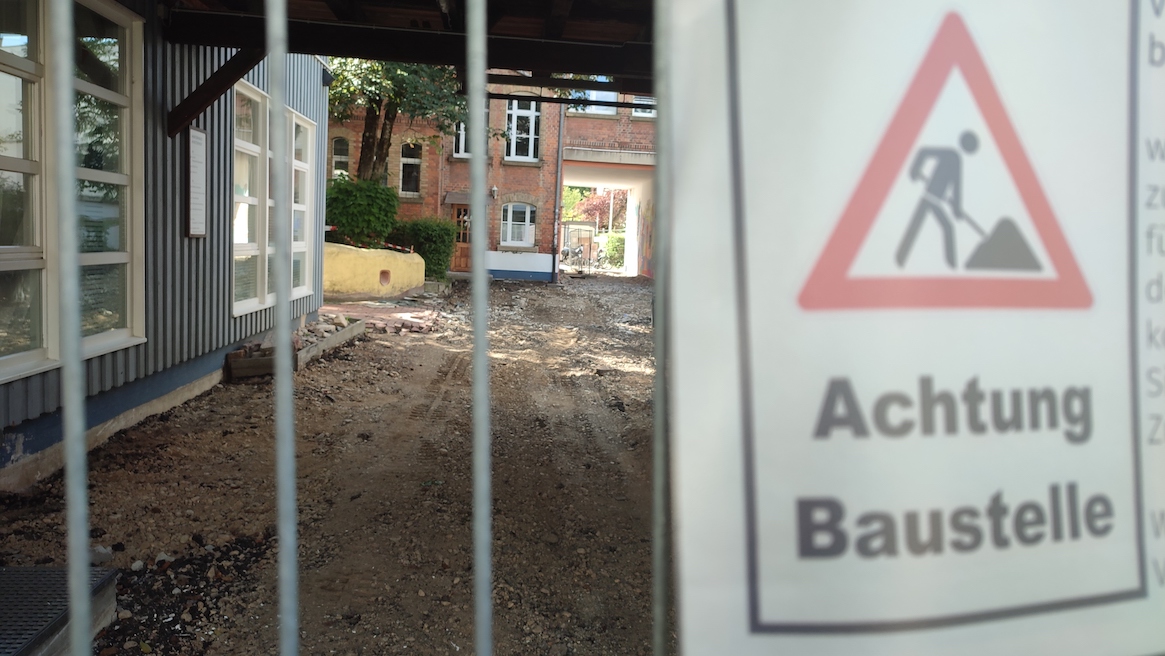 y Achtung Baustelle